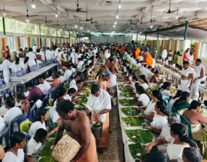 swami gururetnam providing annadanam