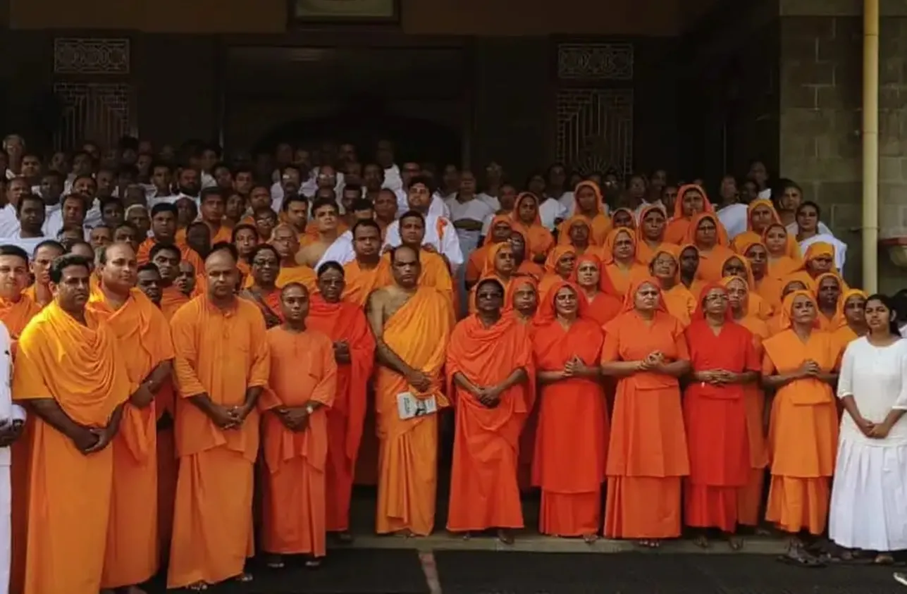 swami gururetnam's Avadhuta Yathra